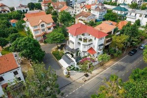 villa siêu đẹp góc 3 mt nguyễn văn hưởng, thảo điền - dt: 17m x 21m - hầm 4 tầng - giá 90 tỷ