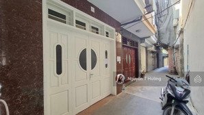 tôi chính chủ bán nhà cầu giấy, lô góc, 40m2 nhà mới ở ngay