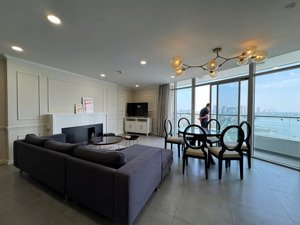 bán chcc watermark tây hồ,dt 122m2 , 3pn, 2wc, view ôm trọn hồ tây,full nội thất đẹp,giá tốt