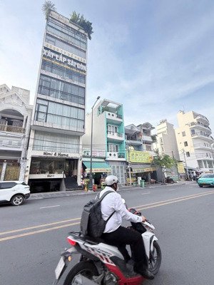 bán khuôn đất tặng nhà lê văn sỹ p14 q3, 220m2 - ngang khủng 10m, ctxd: hầm + 9 tầng, đường 8m đẹp