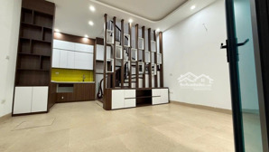 lô góc 3 thoáng, hoàng mai ngõ ba gác chạy, mặt tiền 5m, sổ vuông, sđcc, nhà mới, 48,5m2* 5t