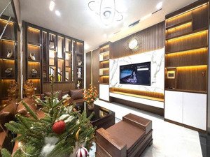 nhà đẹp đón tết! hồ tùng mậu, ngay ngã tư xuân thuỷ 40m2 x 5 tầng x 5 ngủ,hơn 10 tỷ thôi. sổ nở hậu