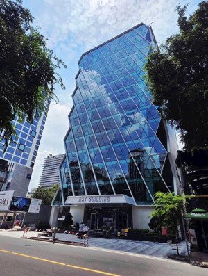 bán đất nguyễn văn hưởng thảo điền q2, 240m2(8x30) ctxd: hầm + 7 tầng, đường 10m, giá mềm nhất đời.