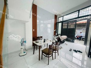 nhỉnh 8 tỷ nhà kiều đàm quận 7-dt 44m-3 lầu-xe hơi ngủ-4pn