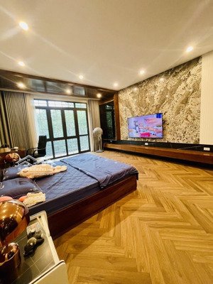 bán gấp nhà mặt phố trần quốc toản, 280 tỷ, 280m2, 8pn, 8wc, mặt tiền 15m