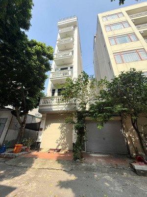 một lô duy nhất dịch vụ vạn phúc - phân lô vỉa hè ô tô tránh - xây được 7 tầng thang máy