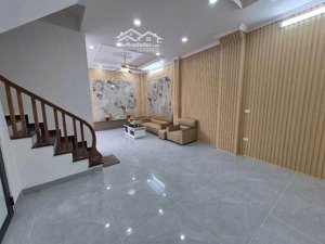 bán nhà 4 tầng gần 70m ngay cầu vượt ngũ hiệp. oto đỗ. giá 6 tỷ hơn