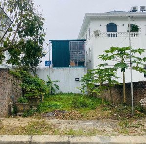 tôi chính chủ cắt lỗ 300 tr bán nhanh mảnh đất gần trường đại học