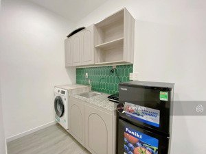 ch 2pn 1wc, 1p bancol thoáng, 1p khép kín phù hợp ở gđ và 3-4 bạn sv ở, phòng rọng tới 60m2 full nt