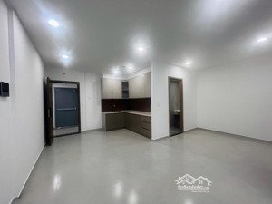 cần bán căn hộ mt quận 9 loại 1pn+ tầng cao view thoáng nhà ntcb giá 3.1 tỷ có thương lượng