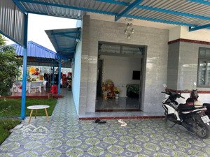 nhà đất dt 300m2 thổ 2 mặt tiền đường ô tô cách dt 832 chỉ 200m, gần kcn an nhựt tân.