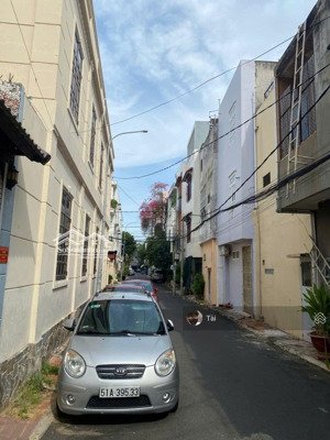 bán nhà cấp 4 hẻm 40 nguyễn tri phương (khu 5 tầng), tp. vũng tàu đất đẹp, ô tô tránh