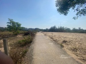 bán đất biển tại bình minh, cách biển chỉ 200m, mặt tiền rộng, thích hợp làm nhà vườn