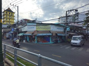 bán nhà 2 mặt tiền liền kề chợ phú định q.8