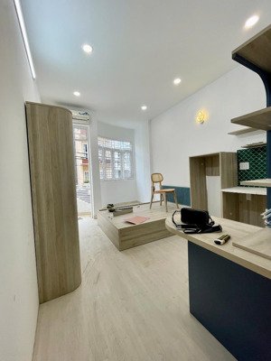 cho thuê căn hộ ban công, q10, đường sư vạn hạnh, gần đh y khoa, vạn hạnh mall, nhà thờ đồng tiến