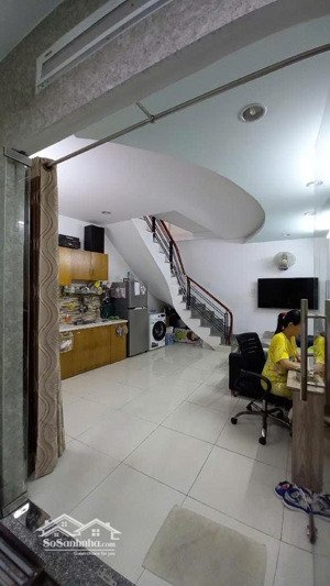 bán căn nhà như hình gần kdc himlam, 02 tầng, 02pn