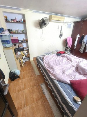 hiếm! cho thuê nhà phố đốc ngữ, đội cấn. ba bước ra phố. 30m2*4t, 2pn. đồ cơ bản.