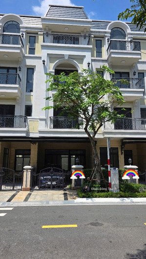 cần bán căn nhà phố classia khang điền - sổ sẵn - full nội thất có thang máy