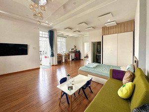 cho thuê căn hộ studio 45m hoàng xuân hoành, full nội thất, gần đầm sen , bancol thoáng mát ở liền