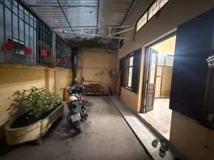 đất hiếm trung tâm. bán lô 121m2, 5.5m mặt tiền, nở hậu, 2 mặt ngõ, xây toà căn hộ thì 10 điểm