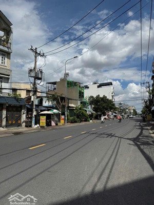 bán nhà đẹp 2 tầng gần chợ phạm văn bạch, hẻm xe máy khu dân trí cao, đường ra thông các ngõ