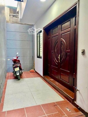 5.73 tỷ nhà xuân phương
nhà 4 tầng 5 phòng ngủ ngõ rộng thông thoáng gần đường 70 mở rộng