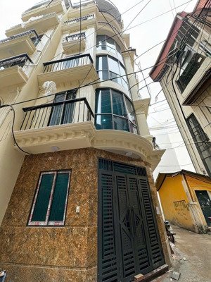 bán nhà tu hoàng, nam từ liêm. sổ đỏ 32m2 xây 5 tầng, 3 ngủ. đối diện trường đh công nghiệp hà nội