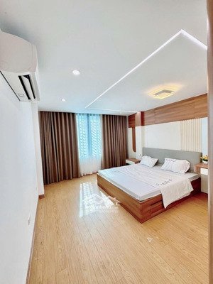 bán nhà 45m2x5t, phố giang văn minh. quận ba đình. 10m ra oto tránh, full nội thất. giá 12,5 tỷ