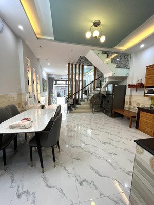 nhà ngon q.12 - 3 tầng - 75m² - 4.75 tỷ - ngang 5m - full nội thất - hẻm xe hơi - lê văn khương.