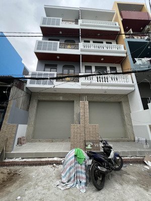 nhà mới 4 lầu 5pn 4wc dt 4x16 hẻm 10m nguyễn quý yêm chỉ 7.9 tỷ