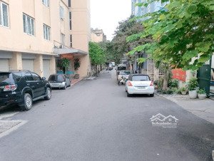 bán nhà tập thể phố nguyễn khoái đẹp như khách sạn 5sao sổ đỏ to cc 80m t2 giá 4.9 tỷ có tl