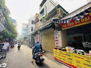 mặt phố đê trần khát chân , hai bà trưng. dt 80m2 5t mặt tiền 5,3m giá 28,5tỷ .lh 