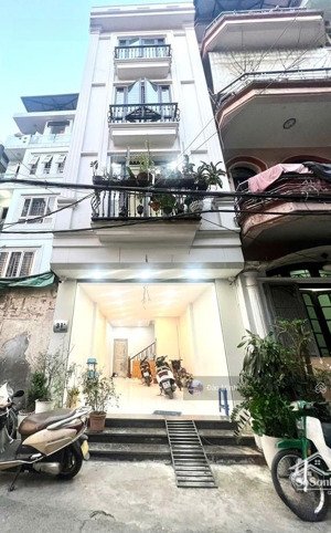 (973) nhà đẹp dân xây chắc chắn, ôtô tránh, kinh doanh dưới, ở trên, trung tâm đống đa. sổ hoa khôi