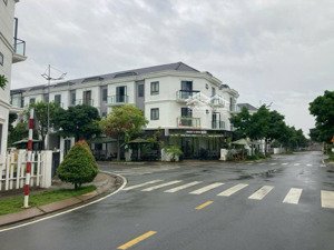 mtkd tiềm năng cực kì cao cạnh khu dân cư simcity 180m2 ngang khủng 11.6m chỉ 9.999tỷ