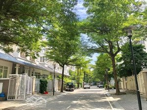 chính chủ cần bán gấp căn biệt thự khu compound saigon pearl, dt 147m2 , full nội thất cao cấp.