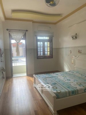 cho thuê phòng sàn gỗ 36m2 chính chủ tại 506/49/15 lạc long quân phường 5 quận 11 hcm