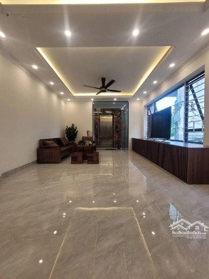 căn góc đẹp nhất long biên vài bước chân ra hồ thạch bàn 6 tầng thang máy ô tô vào nhà 62m2, 13.5tỷ