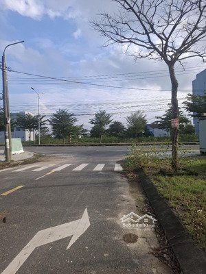 trục lk15 kđt green city. sát trục dsđn 27m. diện tích 100m2. hướng nam. giá 3.1 tỷ (lvcc)