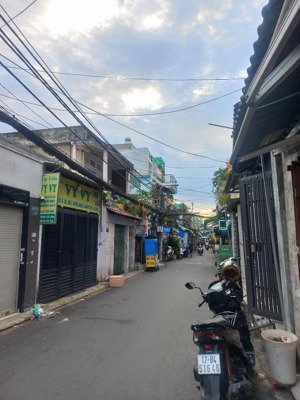 bán nhà hẻm ô tô - 4 tầng - 6*16m - 8 phòng ngay lotte mart q7