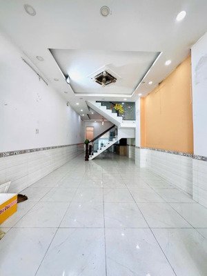 bán nhà riêng tại lê đại hành - q11 - giá 6,2 tỷ - dt 56m2 ( 4m x 14m )