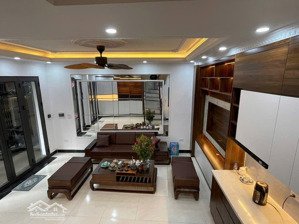 nhà 5 tầng võ chí công, 40m2, 3 ngủ, full nội thất ở ngay chỉ 10.4 tỷ.