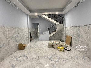 nhà kdc 75m2 (4.3 x17m), shr, hxh chỉ 4.698tỷ (cạnh tranh) ..hot..