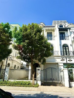 bán căn biệt thự song lập sao biển vinhomes gia lâm