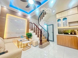 nhà đẹp hoàng mai 34m, 4 tầng, 3 bước ra ô tô, gần hồ đền lừ. chủ chào 6.2 tỷ có thương lượng