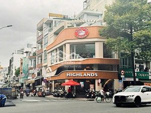 bán nhà góc 2 mặt tiền phạm ngọc thạch - dt: 10 x 20m - 3 lầu - hđt: 290 triệu/tháng - giá: 130 tỷ