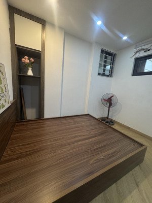 đống đa - cát linh - 2 ngủ - vài bước ra ô tô - tầng trung, căn thoáng - thang máy - bảo vệ