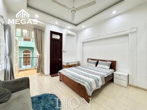 cho thuê căn hộ q1 - 1pn tách bếp - full nt - có ban công cửa sổ trời ngay hai bà trưng q1