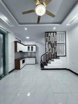 siêu hiếm, nhà 5 tầng thanh am,ô tô đỗ cổng,32m_mt6m,3 ngủ rộng,chỉ 6.3 tỷ