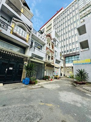 phường bình thọ thủ đức - nhà thông số cực đẹp - xe hơi đỗ cửa vào nhà thoải mái