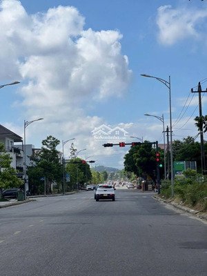 bán mặt tiền đồng khởi - trung tâm tp huế